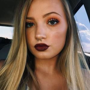 Meet your Posher, Carlee jo